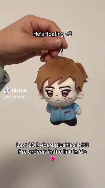 Últimas 20 piezas de plushies de Robert disponibles