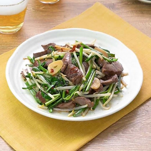 ごはんにもビールにも合う！ 豚ハツともやしの炒め物のレシピ動画・作り方 | デリッシュキッチン