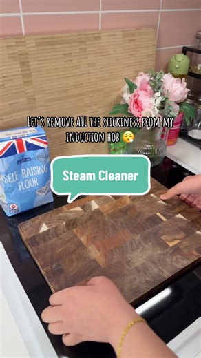 Effortless Induction Hob Cleaning with a Steam Cleaner