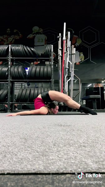 Sometimes you just gotta fold in half #contortion #contortionist