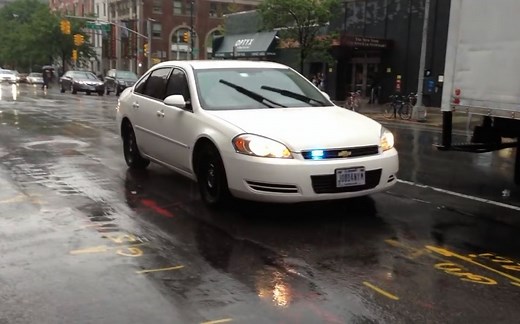 FBI无标志警车（探员专用）在纽约曼哈顿紧急响应出警