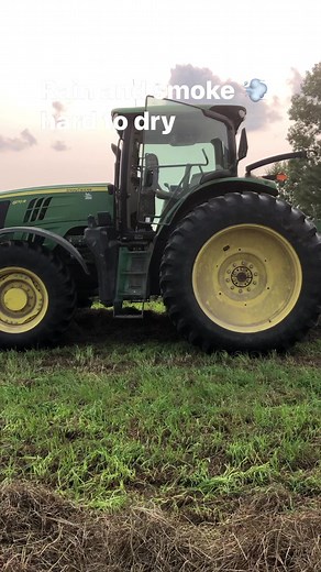 1K views · 11 reactions | #haybaling #squarebales #Bigsquare #kroneroundbalers #farmequipment #johndeere #tractor | Homestead | Facebook