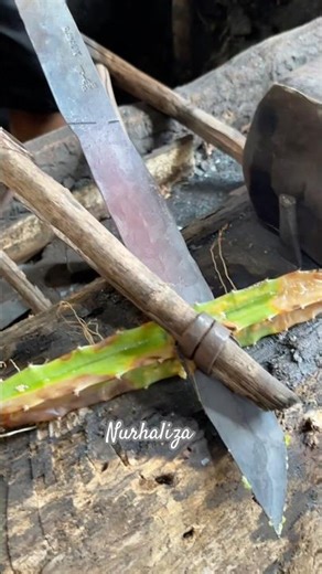 The technique of blacksmithing in cutting the dragon tree with a kitchen knife⚒️🔥 #blacksmith