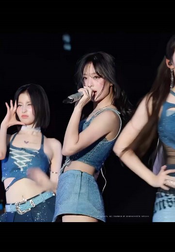 Ahyeon's 'Click Clack' Mashup with Spooky Instrumental