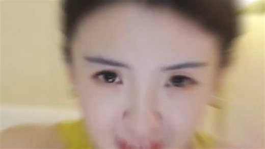 告别手忙脚乱！试过多个牌子，最终选对了【XX-2023】，吸力强劲不扰民，清洁死角无压力，客厅地面一擦即净，懒人福音！