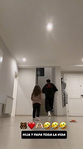 PADRE E HIJA 🎉 Alex Caniggia se divirtió junto a su hija Venezia. 😄💕 | La 100 FM