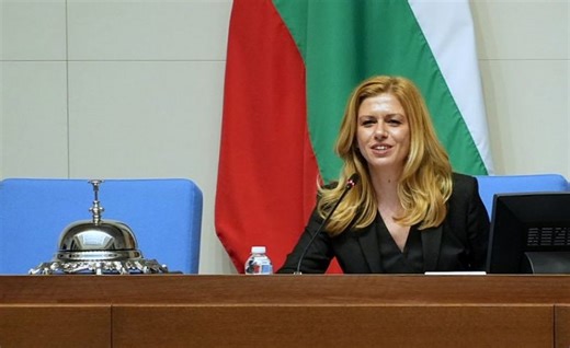 Михаела Доцова е председателят на 52-рото Народно събрание