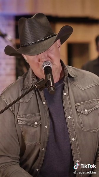 This #MemorialDay weekend we honor those who have lost their lives in the line of duty. Their sacrifice will never be forgotten. 🇺🇸