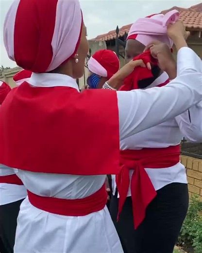 #rockville5 #fixinganotherqueenscrown . This show makes me so emotional!😭😭😭 This is our first born! The show that started it all! The show that launched the Sunday night drama slot on @mzansimagic 🙌🏾. The show that created opportunities for many! Including @ferguson_films and I as first time producers! As we go into season 5 tonight, I’d just like to take a moment to say THANK YOU! Thank you @mzansimagic for opening the door and taking a risk on us! By doing so you allowed us to not only fe