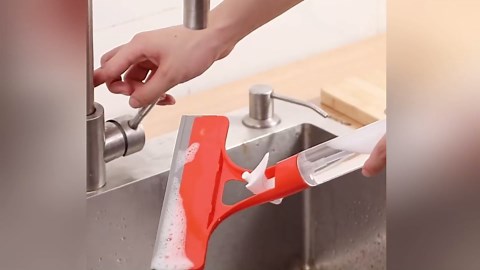 3 in 1 Window Cleaning Tool, 2025 New Multifunctional Spray Window Squeegee Cleaner Tool with Spray Bottle, with SprayBottle, for Car, Home, Kitchen Window Cleaner Tool (Dark Green)