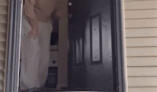 Woman Crosses Country to Surprise Her First-Time Mom Best Friend