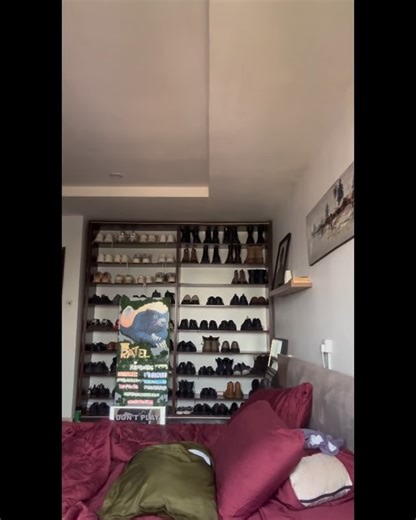 Martins vincent otse on Instagram: "RATELS make una come see how our en3m!es take turn my staff,guess who owns them now??? 8ters don’t forget to share 👀👀"