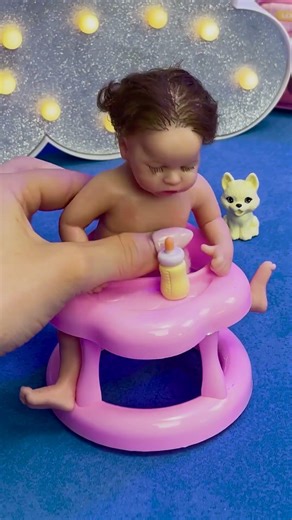 Il Mondo Magico delle Bambole! 🛁✨ #shorts