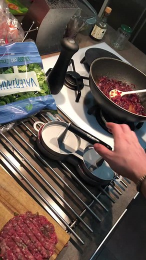 Step-by-Step Burger Preparation in the Kitchen