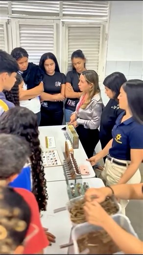Prefeitura de Mato Grosso on Instagram: "Na última sexta-feira (14/11), a Escola Maria de Lourdes de Lima, em parceria com Programa Solo na Escola sob coordenação da professora Dra. @layslins e do bolsista @mbasihlio e demais colaboradores do Programa de Extensão do curso de Agronomia da UEPB – Campus IV, foi realizada oficinas sobre geotintas, palestra sobre formação do solo e sua importância além da demonstração de expositores. Foi um dia de grandes descobertas! Na exposição de solos, os estud