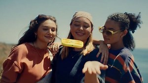 A small drone camera for self-shooting 'Pixy' that automatically flies around you and takes pictures and videos has become a hot topic