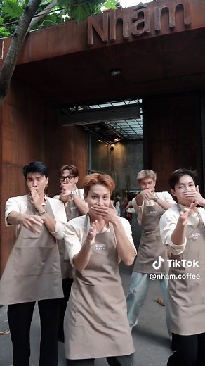 Cô Ta và Xu Hướng Nhân Viên NHÂM Cafe