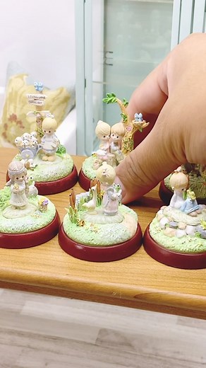 The smallest and cutest Precious Moments figures! Who else finds these nostalgic? I got these mini ones from Ebay last year, don't know if it's still available, but the search words are Precious Moments Bronze Miniature. *NOT FOR SALE. I don't sell anything. #miniature #miniatures #preciousmoments #toy #toys #toycollector #toycommunity | Dragondeemini