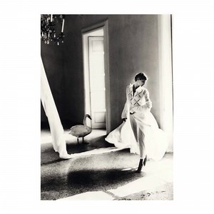 LA PERLA RETROSPECTIVE: SILK In 1954 La Perla was born in Bologna, the Italian town renowned for its solid tradition of silk factories still remaining today. Image by Marino Parisotto in 1996, model Teresa Maxova. Passion & Heritage: https://bit.ly/2KOQ2R1 | La Perla