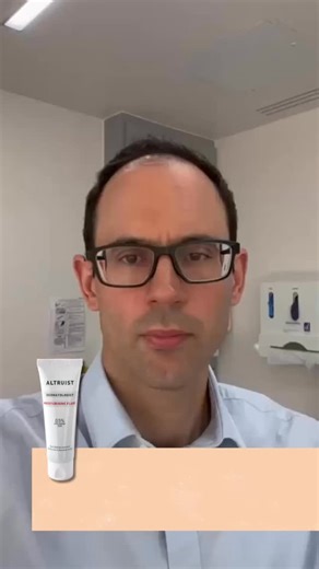 A hardworking, day and night Moisturising Fluid that hydrates, plumps and firms your skin - whatever the weather ❄️☀️ Have you tried it yet? 🙋🏽‍♂️🙋🏻‍♀️ Many healthy skin fans already love it… ⭐⭐⭐⭐⭐ A great everyday moisturiser. “Easy to apply; no unwanted smells or irritation. Good moisturising base and works well under make-up with Altruist Primer providing sun protection, or alternatively, as a night-time moisturiser” ⭐⭐⭐⭐⭐ Good quality moisturiser but without SPF. “A good and reliable pro