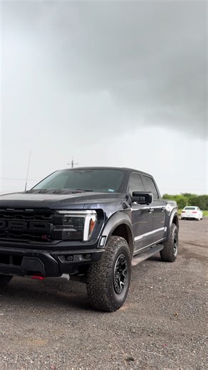Ford Raptor R: Performance and Power Unleashed