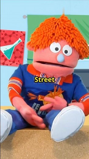 Meet Pino: Big Bird's Dutch Cousin! #Pino #BigBird #SesameStreet #DutchCulture #KidsEntertainment