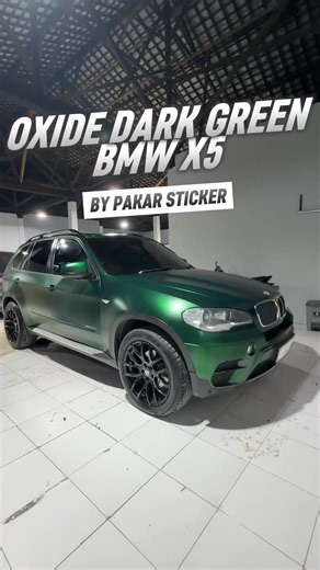 Bmw x5 Terimakasih bos ku yang sudah mempercayai pakar sticker untuk wrapping mobil nya🥳 @pakar.sticker Tersedia - Regular Coloured Wraps - Premium Coloured Wraps - PPF ( Glossy/ Matte Transparant & Black Glossy PPF) - ⁠kaca film Selain menghadirkan kesan sporty, mewah, elegan Dengan beberapa keunggulan: ✅ PET Liner ✅ Bubble Free ✅ UV Protection ✅ Wet Look Finish Glossy ✅ Suitable for any other smooth or curved surface ✅️•Pilihan warna sangat bervariasi ✅️’Melindungi cat asli dari goresan dan b