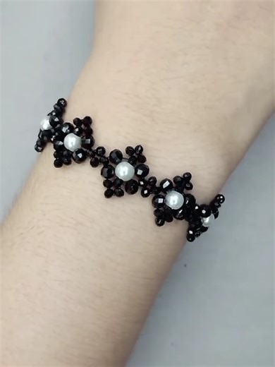 DIY Black Crystal and Pearl Bracelet Making Guide
