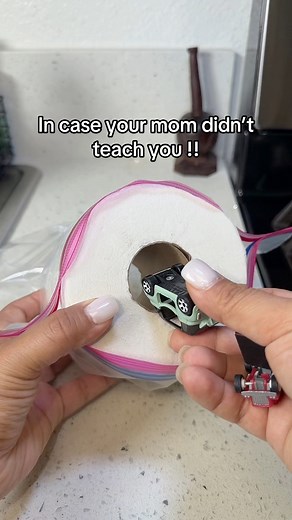 In case your mom didn’t teach you !! #lifehacks #moms #firsttimemom #hack #sahm #tips #tips #fblifestyle | Gladis.Sahm