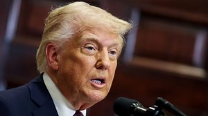 WATCH: US President Donald Trump issued an order allowing a 25% tariff to be imposed on any nation purchasing oil and gas from Venezuela in what he dubbed “secondary tariffs.” Katia Dmitrieva breaks down the situation.