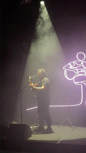 Yo, ya ves, amortizando esto de cantar…