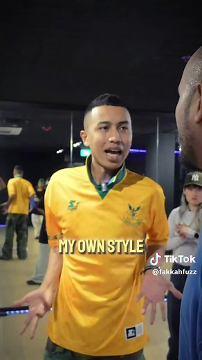 I swear being from a dance background, its frustrating to see my brother get it wrong everytime. Sigh Tickets for 3rd Aug ESPLANADE in my bio! @farizjabba MIGHT be there😂