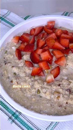 African Healthy Breakfast Idea | Sugar-Free Garri Cereal with Plant Milk & Pumpkin Seeds