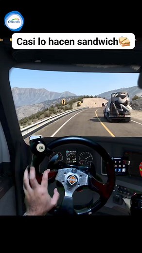 417K views · 1.8K reactions | Casi lo hacen sandwich 索  #camiones #trailers #truck #trucks #trucking #AmericanTruckSimulator | Hugoces | Facebook