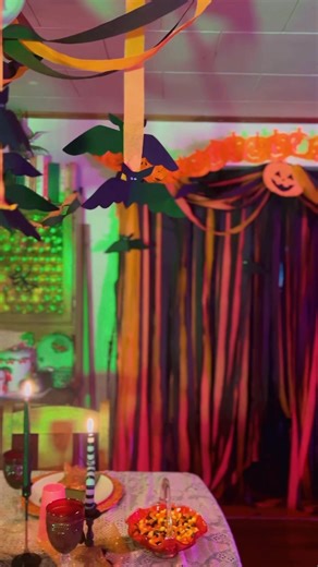 Hey wanna come have a party? We have mummies! This week over on YouTube I’m sharing all the vintage paper crafts I made for a truly retro Halloween party. I had SO much fun making this video and it would mean so much if you popped over and hung out for some crafty time! Having a vintage holiday full of nostalgia is something I’m working hard on this year. And all the crafts are budget friendly too! #Halloween #vintage | With Love, Kristina
