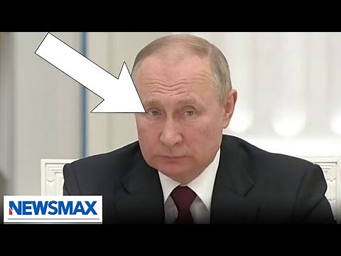 Body language expert reveals Putin's eye contact is used as a power move | 'John Bachman Now'