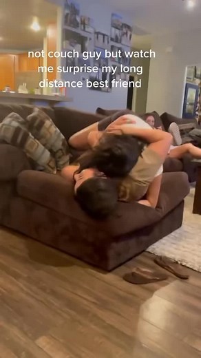 A surprise reunion with best friends#surprise #reunion #bestfriend #excited #longdistancegriendship #friends #meet #friendship | Family reunion