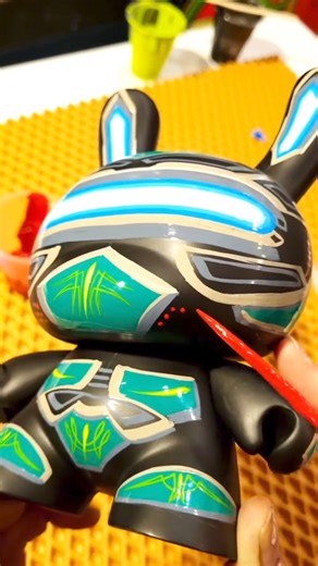 Get in loser, we're going to Cyber-Space 🤖👾 Another viral Dunny from the steadiest hands on the internet: @at1m (IG) This master pinstriper is breathing life into the Dunny platform with these epic designs. Power up and head to his page to keep up with his latest work ⚡ Designing and painting custom Dunnys? Tag us for a chance to be featured 🤘 #Kidrobot #Dunny #CustomDunny #Pinstriping #Pinstripe | Kidrobot