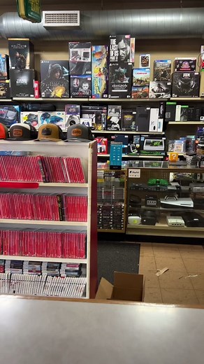 Thrift girl is back with another valuable treasure! Have you herd of the Flowbee? #gamestore #flowbee #haircut ##retro##90s##pawnshop