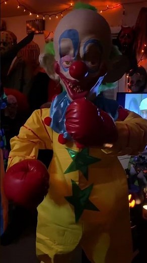 Shorty Animatronic - KILLER KLOWNS FROM OUTER SPACE - SPIRIT HALLOWEEN prop
