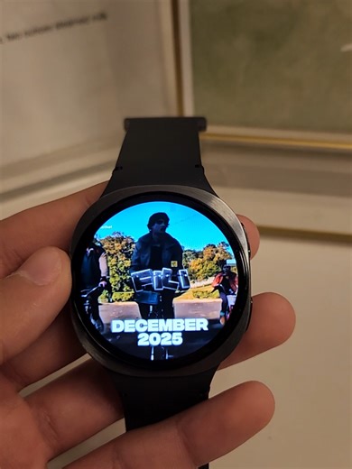 STRANGER THINGS AND SQUID GAME EDIT ON SMARTWATCH #fyp #fyp #viral #edit #squidgame @Samsung@ᴅꜰᴛʙʟx
