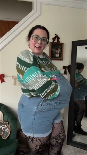 Fulfilling all of my Pinterest girly dream outfits with the cutest pair of overalls #curvywoman