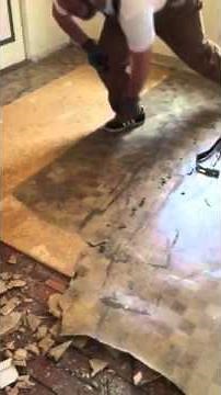 Remove Linoleum Flooring (the easy way)