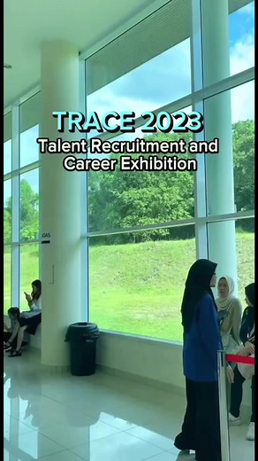 💼 TRACE 2023 merupakan program Hari Kerjaya tahunan UNIMAS dan juga dikenali sebagai karnival kerjaya yang terbesar pernah dilaksanakan di Borneo – yang dikendalikan oleh mahasiswa UNIMAS selari dengan matlamat memperkasa graduan holistik. Jom ikut UNIMAStar Iskandar jalan-jalan di hari pertama TRACE 2023 yang telah berlangsung dengan sangat meriah pada 21 Jun 2023.Jangan lepaskan peluang ke hari terakhir TRACE 2023, esok! Peluang latihan industri dan kerjaya bersama syarikat-syarikat seperti �