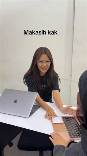 Macbook Store | Ipad Apple Jogja on Instagram: "Ini ramah atau sangat ramah nih 🚨 MacBook mulai 3 JUTAAN 📍 iSupply – Jl. Godean KM 5 Yogyakarta 🔥 Bonus langsung buat setiap pembelian: • FREE instal aplikasi • FREE sleeve bag • FREE dongle • Garansi 1 bulan Stok nggak banyak, harga lagi ngebut turun! Langsung WA lewat link di bio, sebelum yang lain ngambil duluan! 💥💻🔥 #viral #fun #macbookjogja"