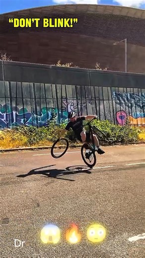 “Crazy Cycling Stunts 😱 | Impossible Balance Skills #CyclingStunts #BikeTricks #StuntVideo #Shorts