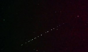 Návod, jak snadno sledovat družice konstelace Starlink na noční obloze – ElonX