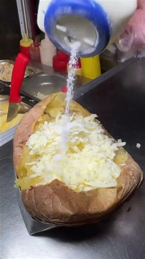 why he goatse the potato like that #food #recipe #fail