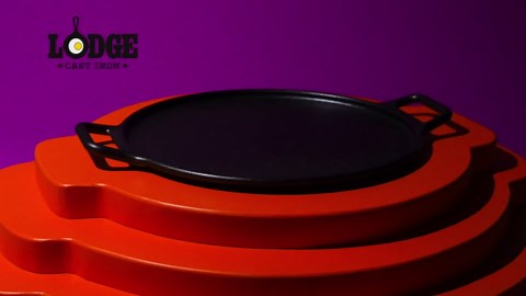 Lodge BOLD 14 Inch Seasoned Cast Iron Pizza Pan, Design-Forward Cookware