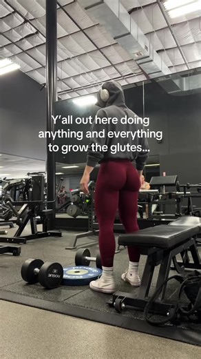 it might seem boring but sticking with basics using a plan is what grows those glutes. #glutegrowth #workouttips #gluteworkout #fitnesstips #gluteexercise